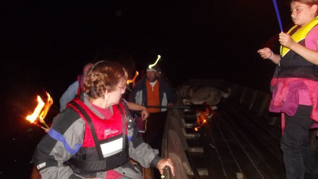 nächtliches Bootfahren